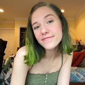 Meet your Posher, Devyn